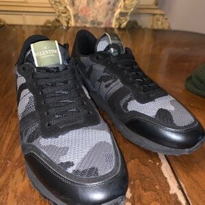 Valentino Garavani size 43.5 size 10.5